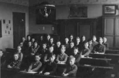 Schüler der Volksschule Volksen 1932